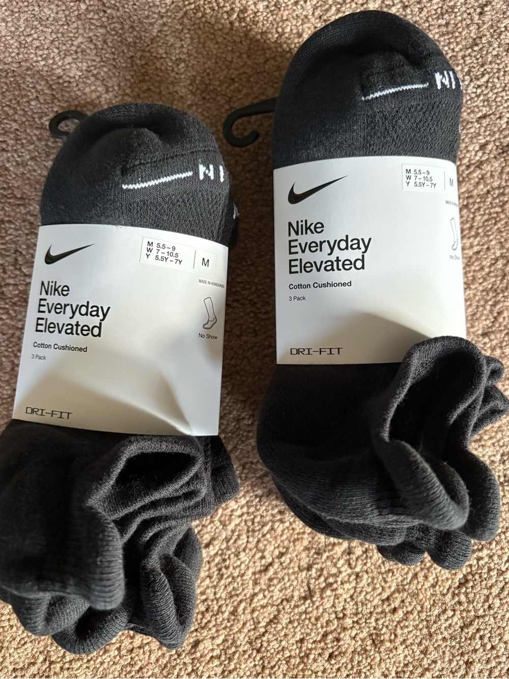 Nike Women’s set of 6 black no show athletic socks medium NWT